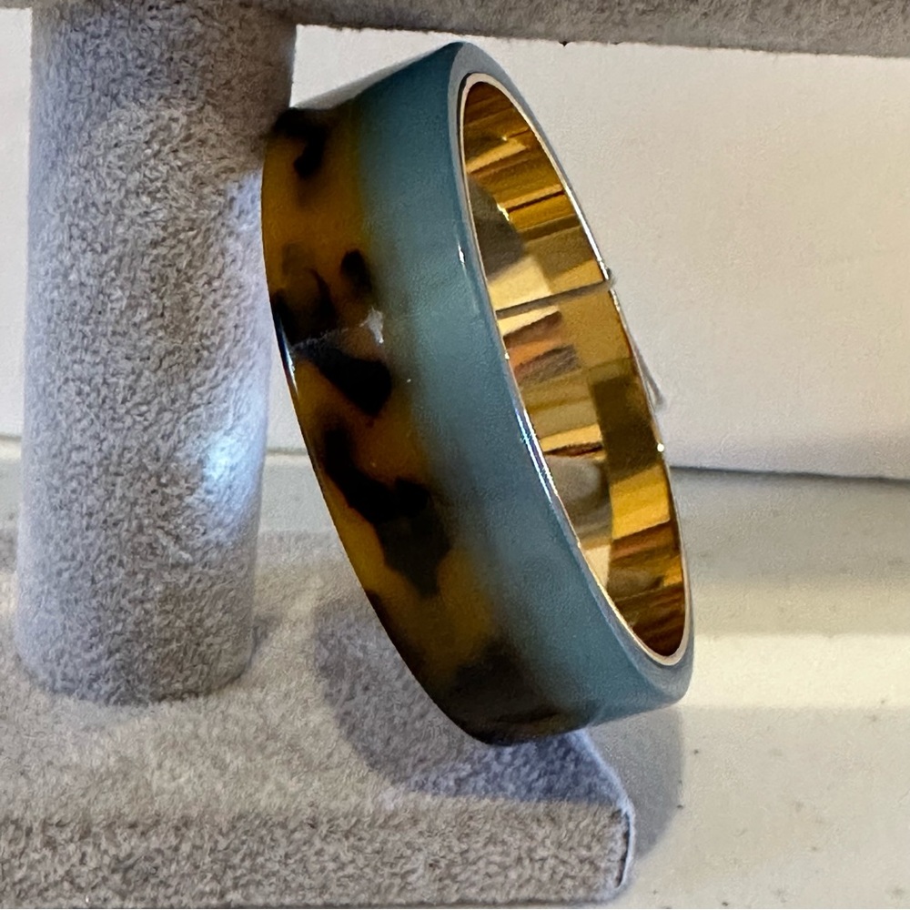 NWT J. Crew Bangle Bracelet- gold tone interior, faux tortoise & blue acrylic - Picture 6 of 14